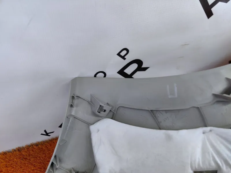 Накладка на стойку кузова