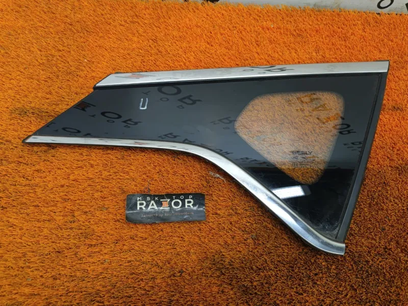 Форточка задняя