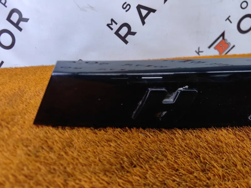 Накладка крышки багажника