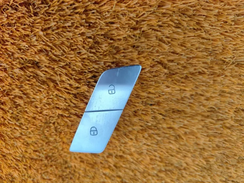 Кнопка центрального замка