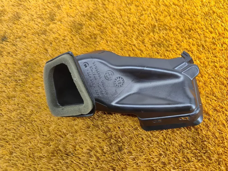 Воздуховод отопителя