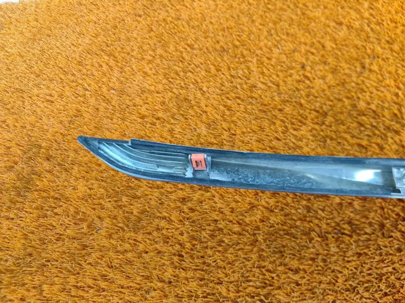 Накладка двери багажника