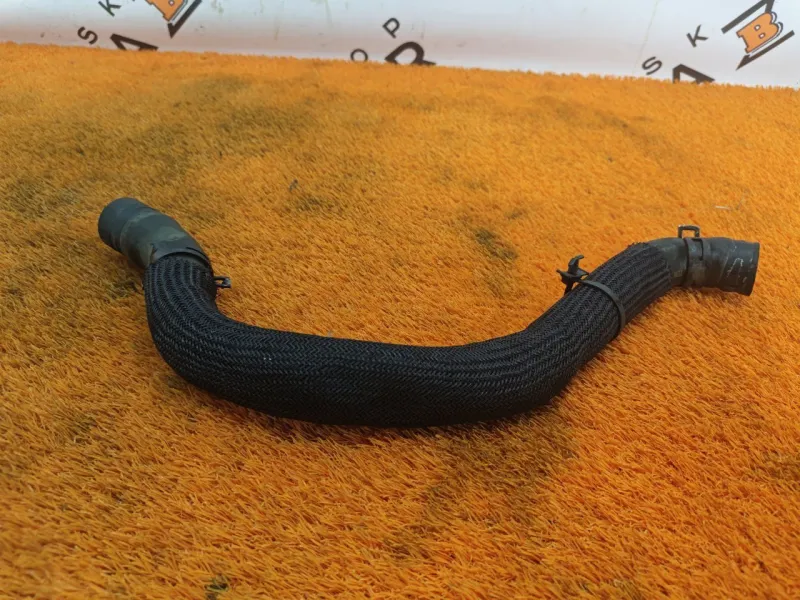 Патрубок радиатора