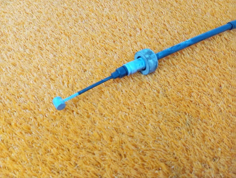 Трос стояночного тормоза