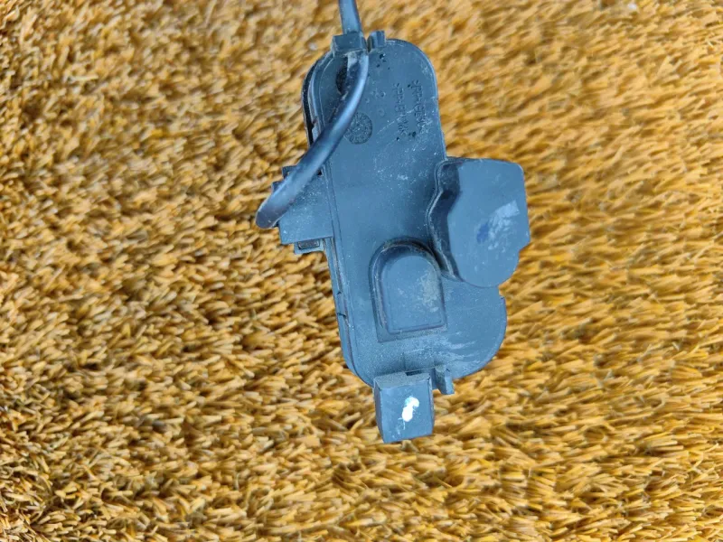 Активатор лючка бензобака