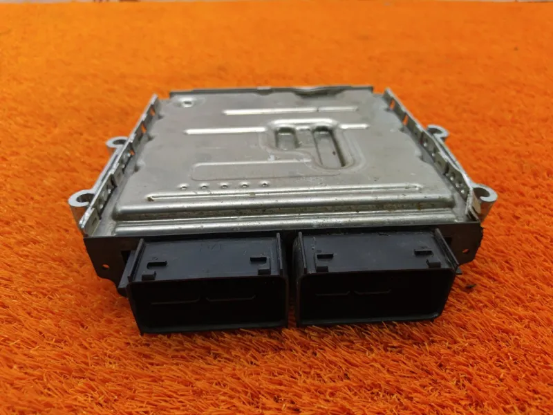 Блок управления двигателем