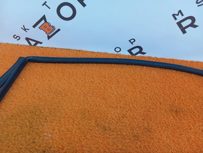 Уплотнитель двери