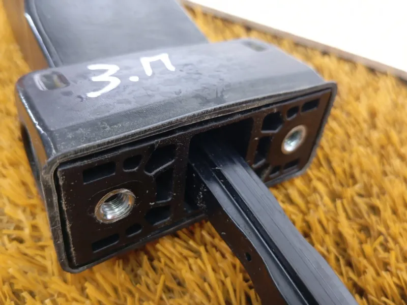 Ограничитель двери