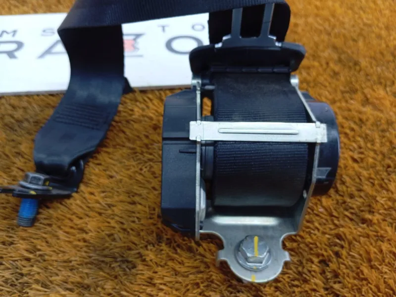 Ремень безопасности