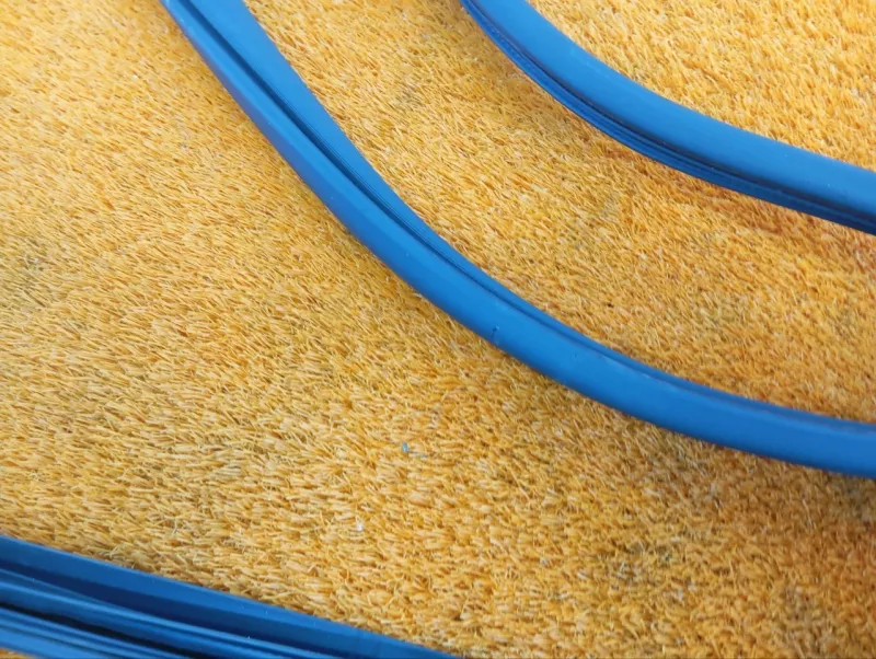 Уплотнитель проема двери