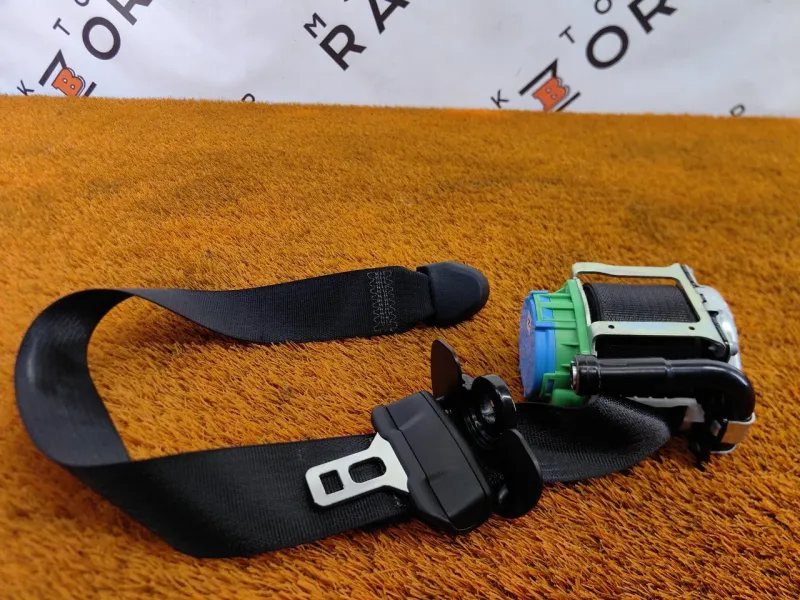 Ремень безопасности