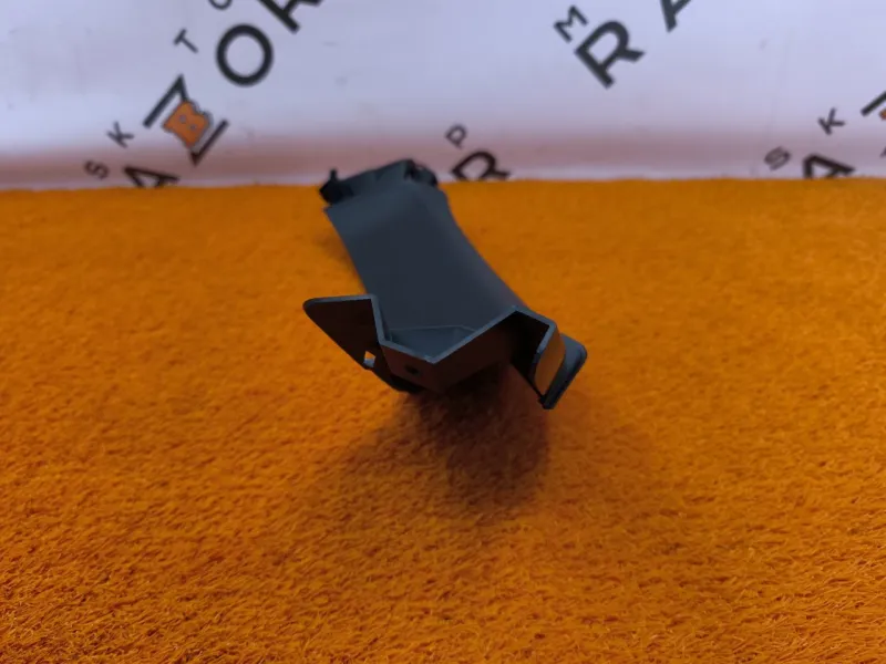 Обшивка крышки багажника