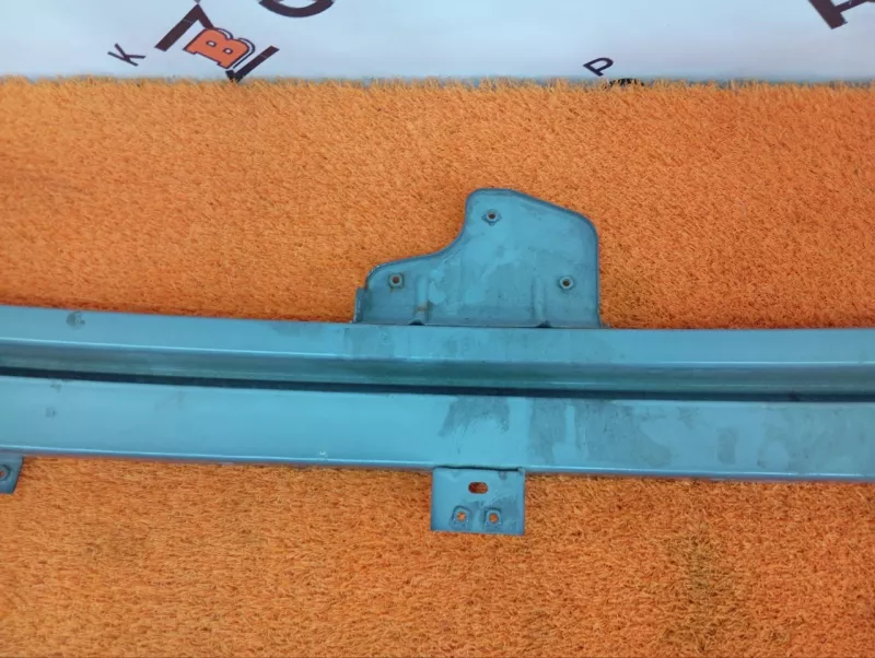 Усилитель бампера