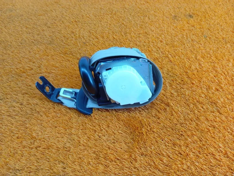 Ремень безопасности