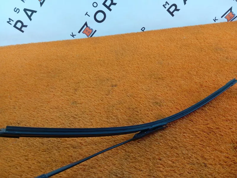 поводок стеклоочистителя