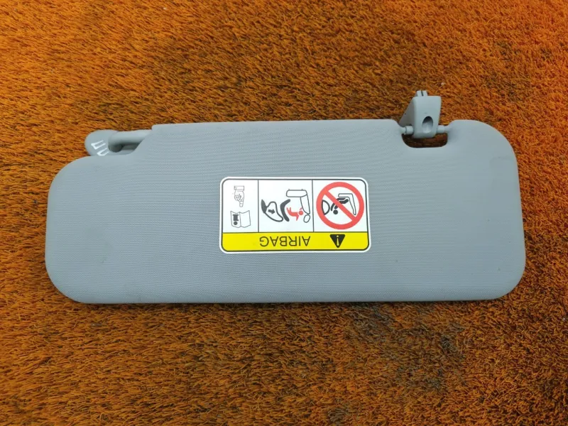 Козырек солнцезащитный