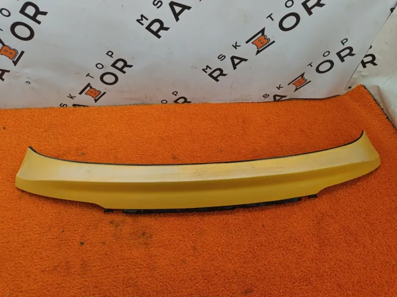 Накладка крышки багажника