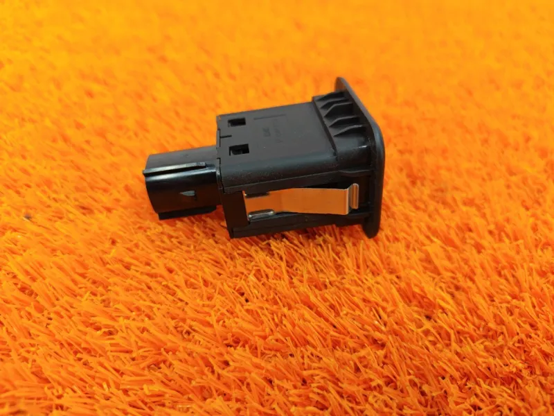 Кнопка багажника