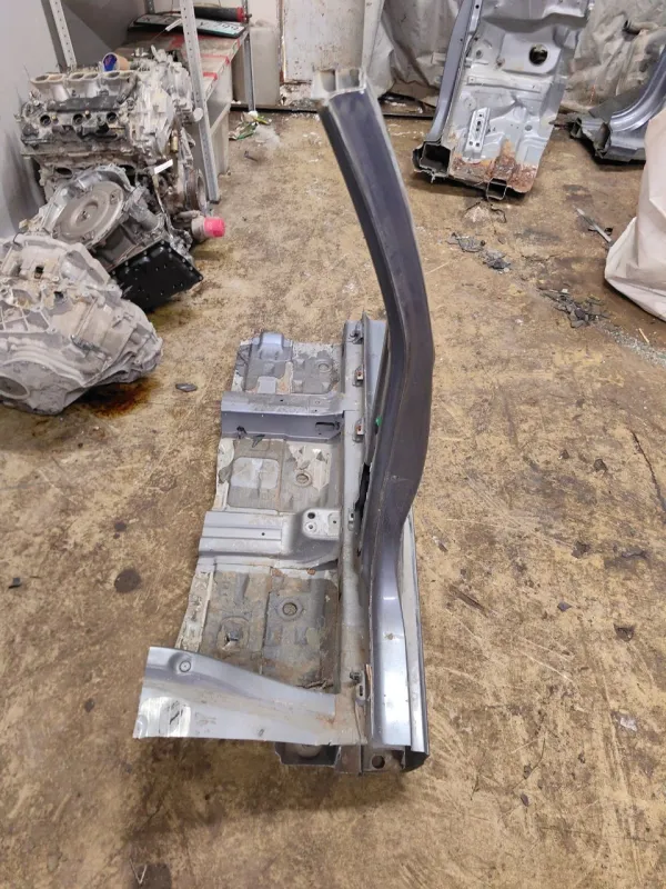 Порог с центральной стойкой