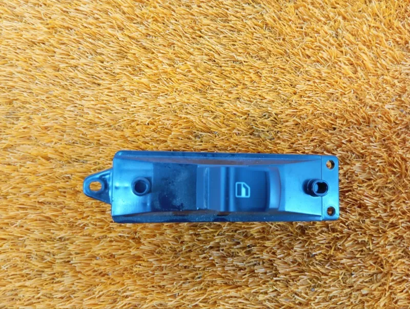 Кнопка стеклоподъемника