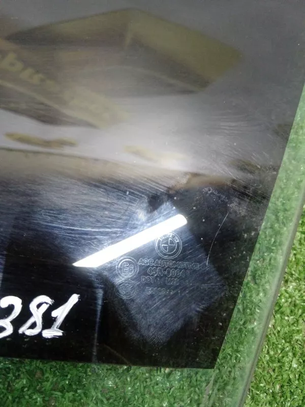 Стекло двери BMW X1 2010 51332990296 E84, переднее левое