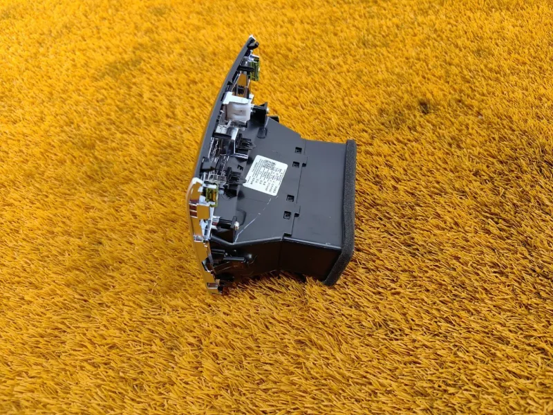 Дефлектор воздуховода Chery Tiggo 7 PRO 2023 T1A5305198 SQRE4T15C