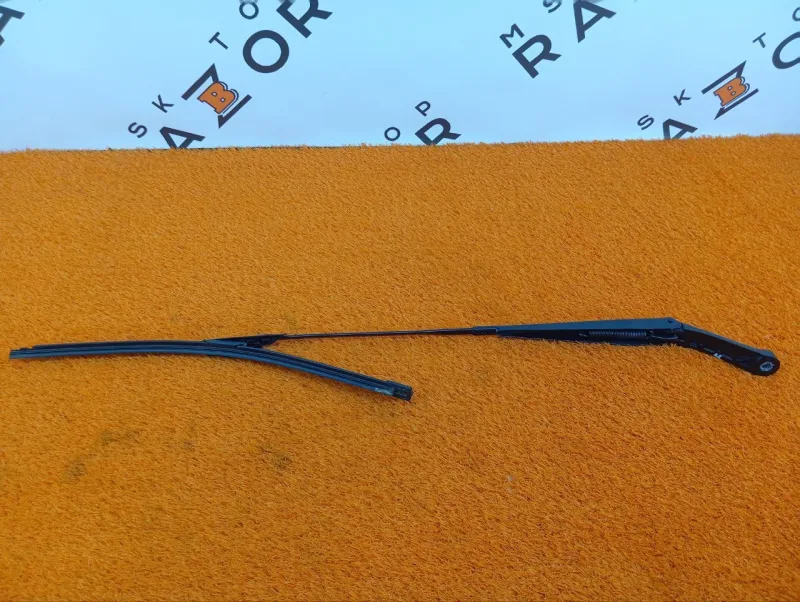 поводок стеклоочистителя
