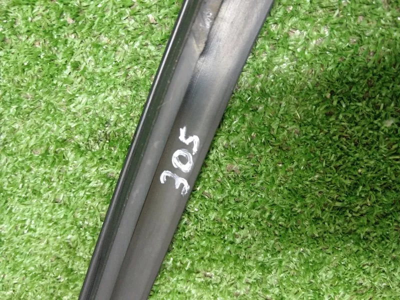 Уплотнитель стекла двери