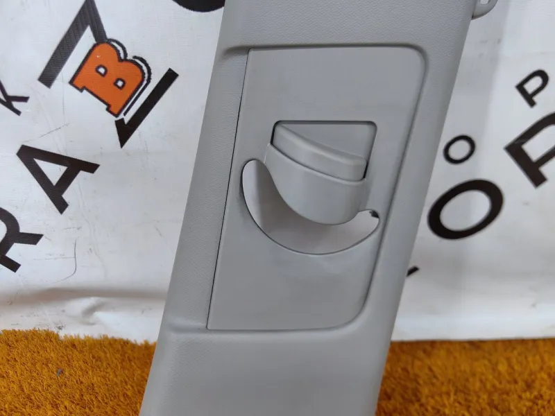 Обшивка центральной стойки