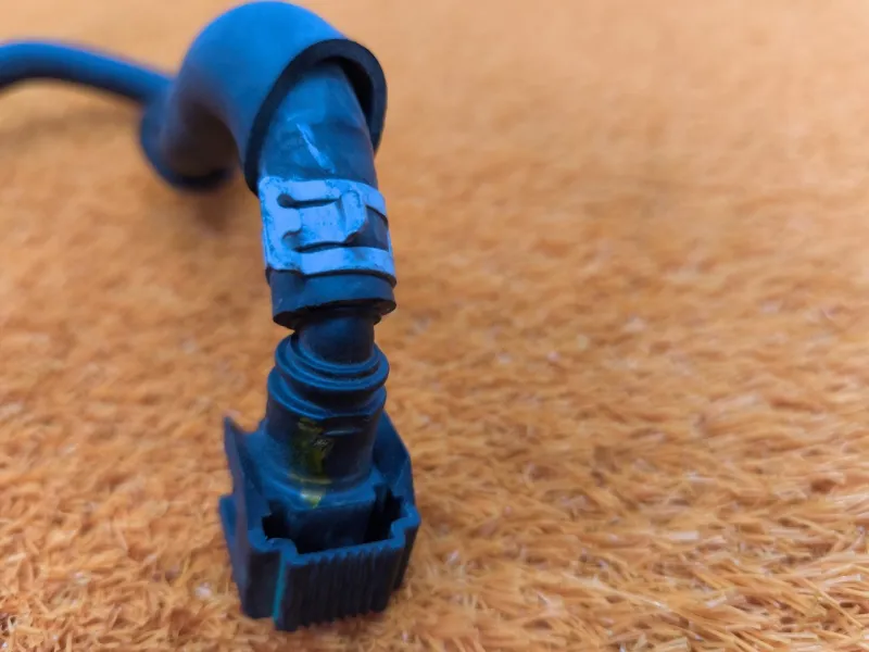 Трубка топливная