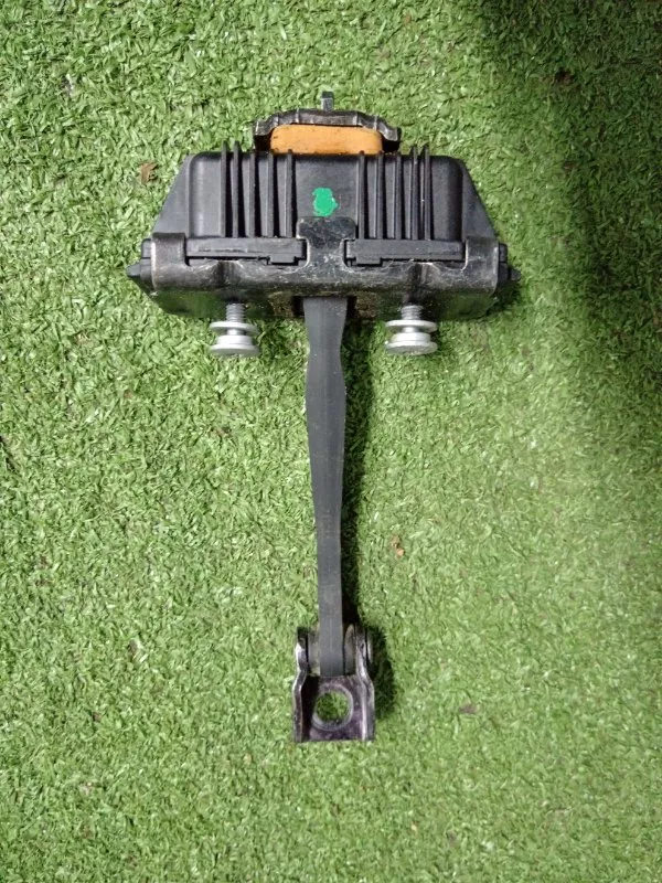 Ограничитель двери