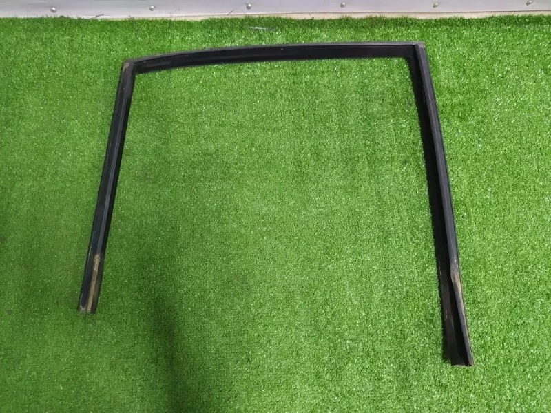 Уплотнитель стекла двери