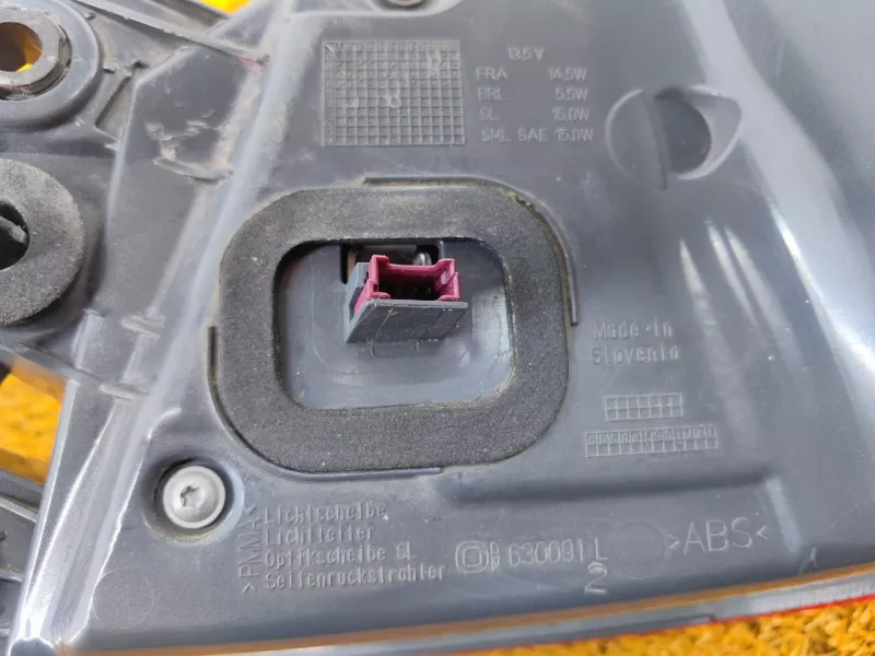 Фонарь задний