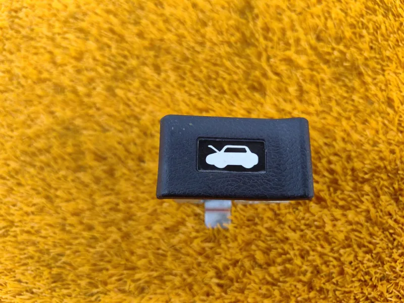 Ручка открывания капота