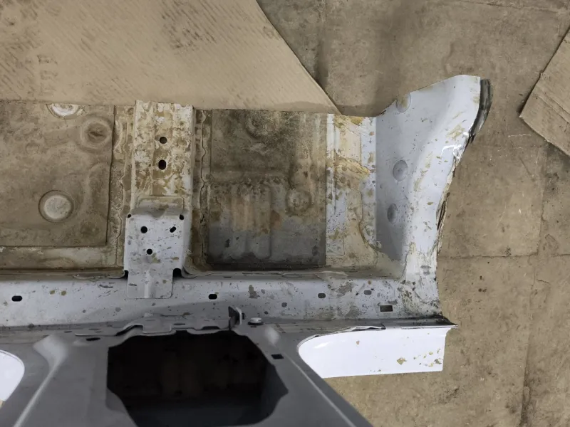 Порог с центральной стойкой