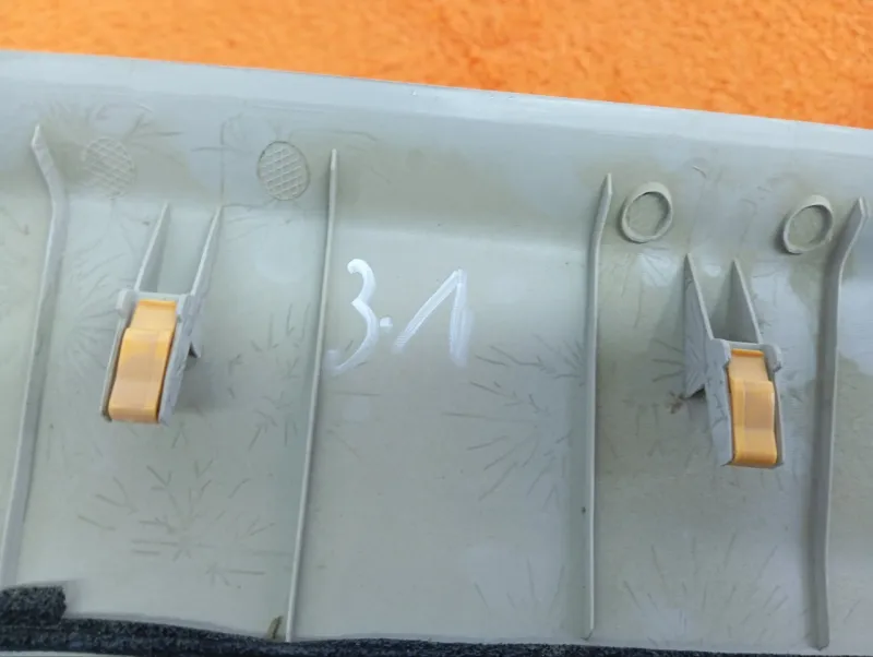 Накладка на стойку кузова