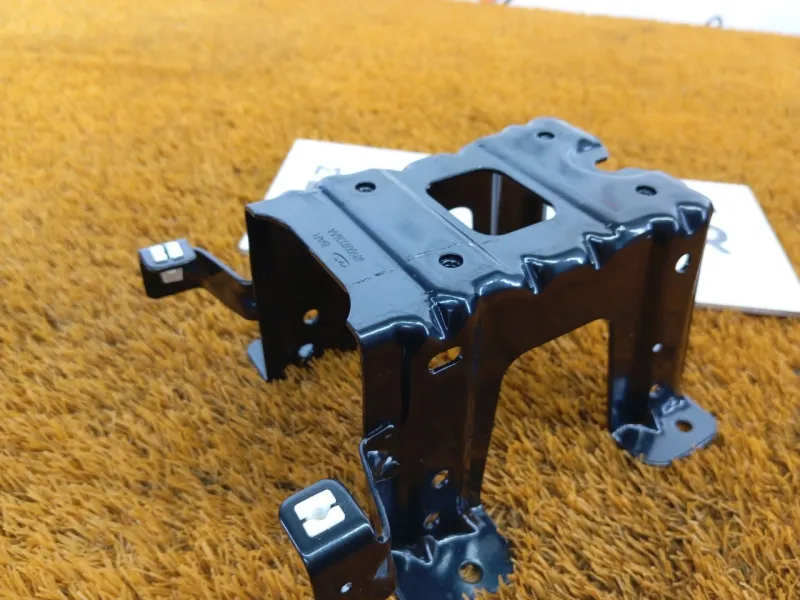 Кронштейн подлокотника