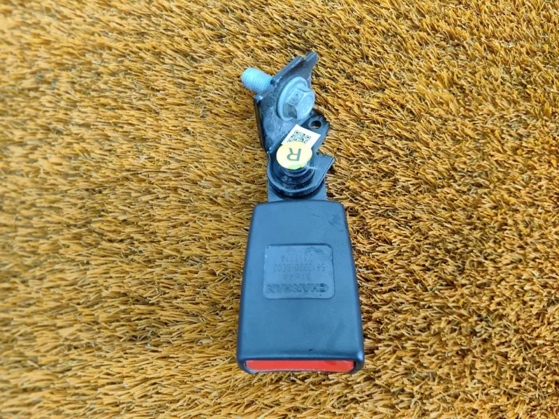 Ответная часть ремня безопасности