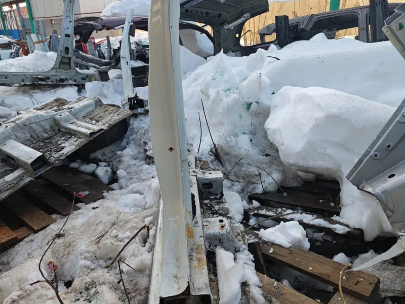 Порог с центральной стойкой