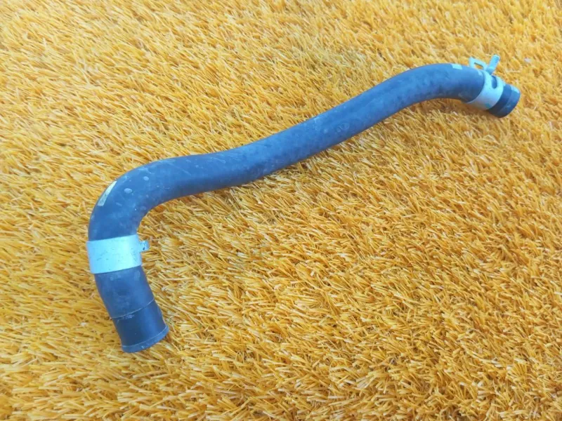 Патрубок радиатора