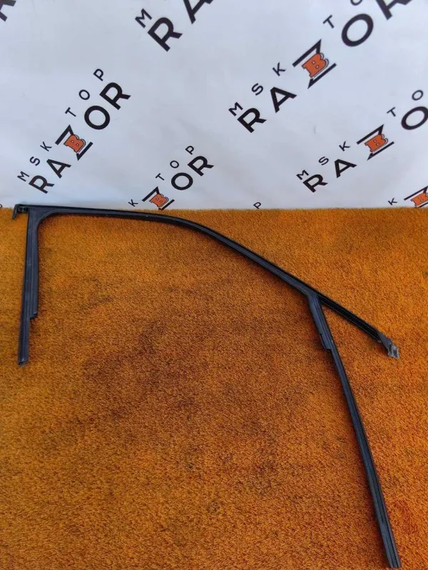 Уплотнитель стекла двери