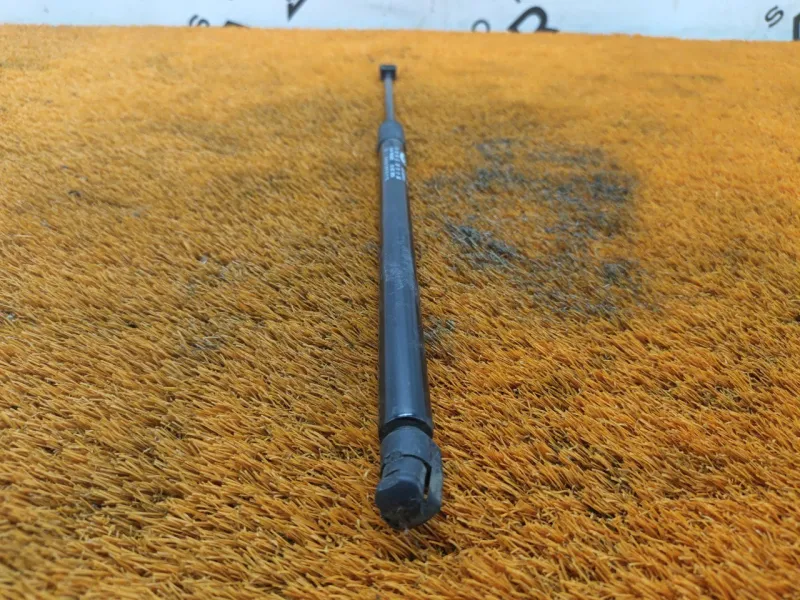 Амортизатор багажника