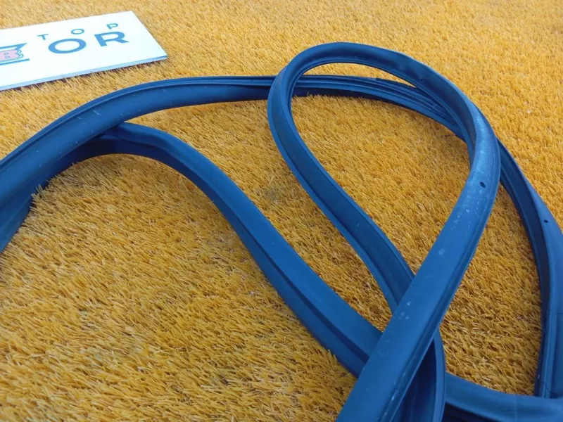 Уплотнитель двери