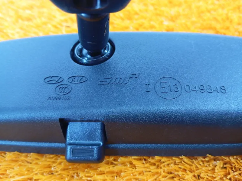 Зеркало заднего вида