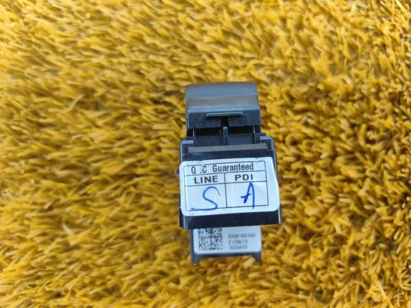 Кнопка стеклоподъемника