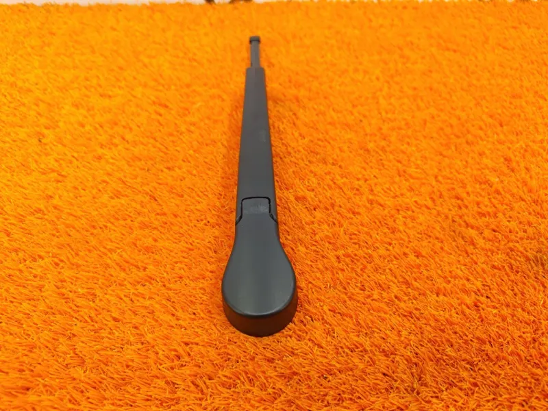 поводок стеклоочистителя