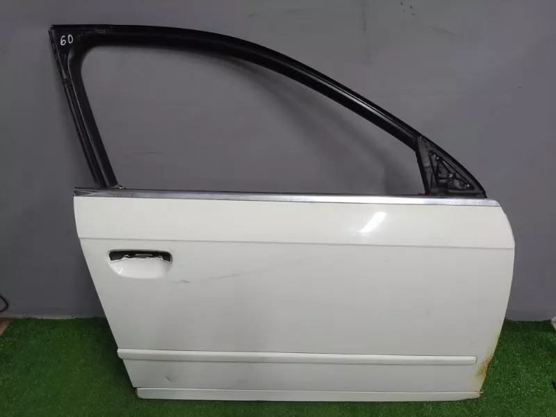 Дверь Audi A4 2005 8E0831052J B7, передняя правая