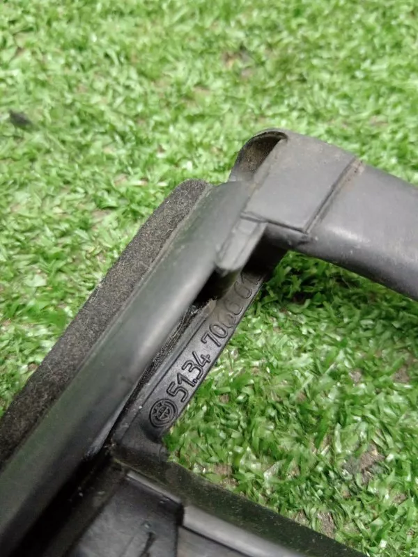 Уплотнитель стекла двери