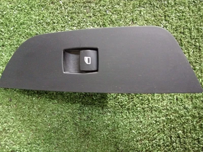 Кнопка стеклоподъемника