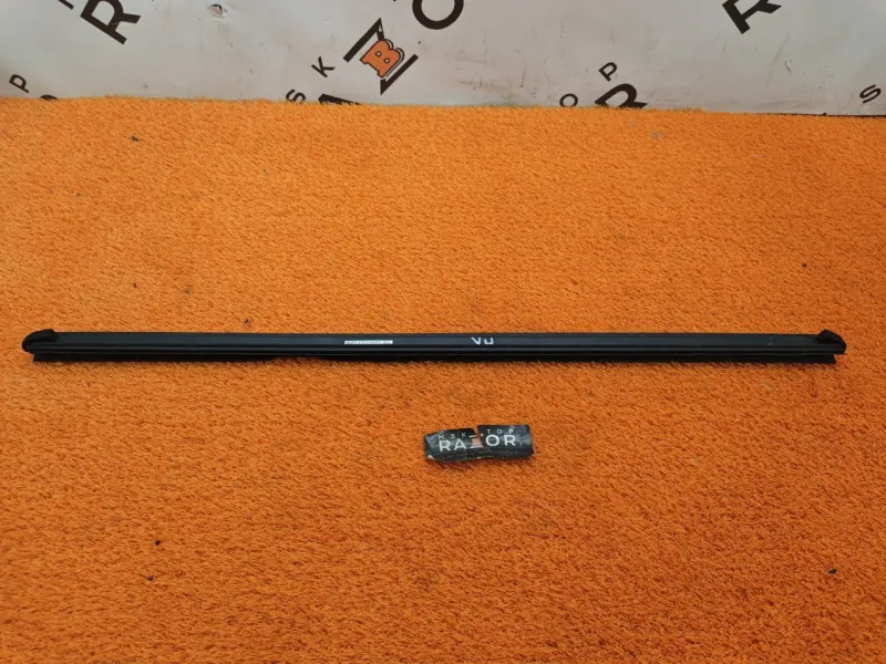 Уплотнитель стекла двери